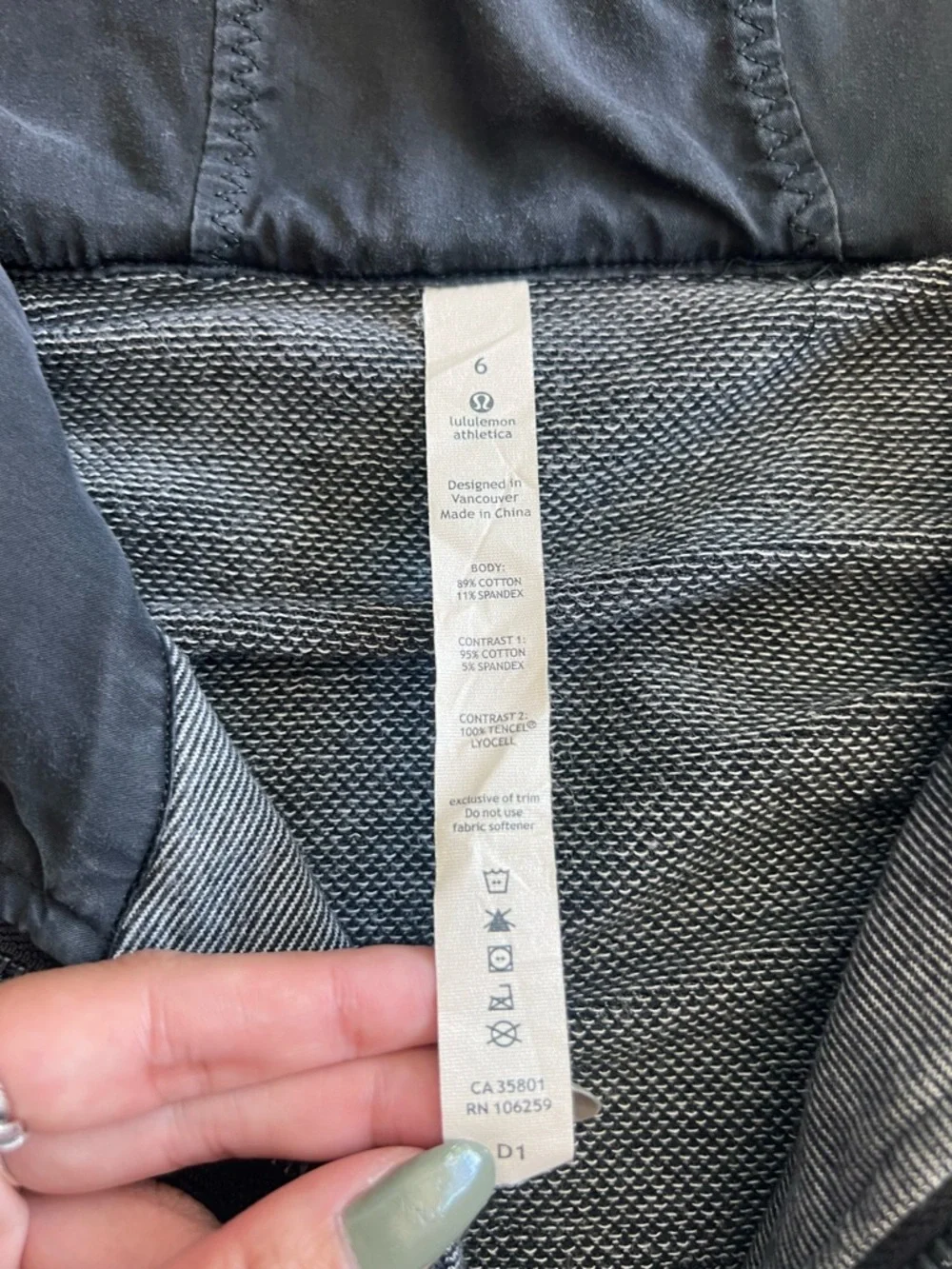 Lululemon Live Simply Jacket White Black Microstripe Full Zip Hooded Womens Sz 6